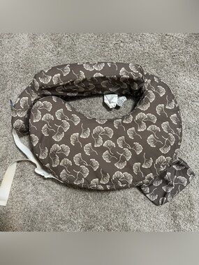 My Brest Friend Nursing Breastfeeding Pillow Gray Grey Ginkgo Leaf Adjustable